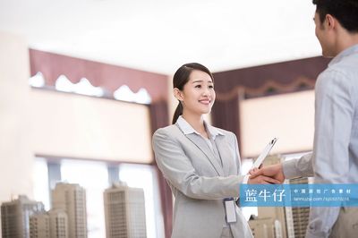 自信握手，開啟信任之門 專業(yè)房產(chǎn)經(jīng)紀(jì)人的咨詢服務(wù)